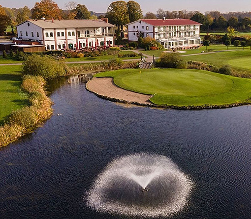 Der Golfpark Strelasund verfügt über zwei 18-Loch Golfplätze und Golfschule mit Driving Range